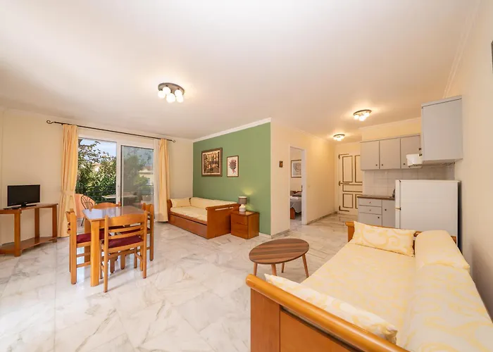 Odysseus Palace Aparthotel 3*