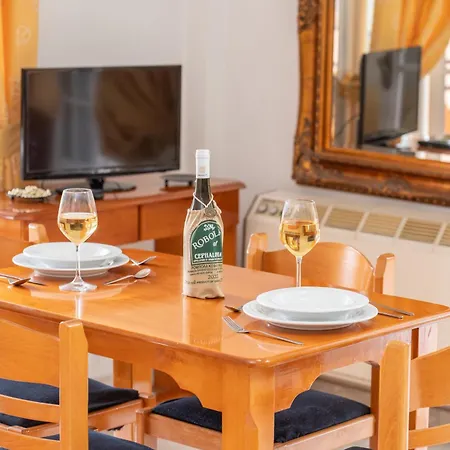 Odysseus Palace Aparthotel