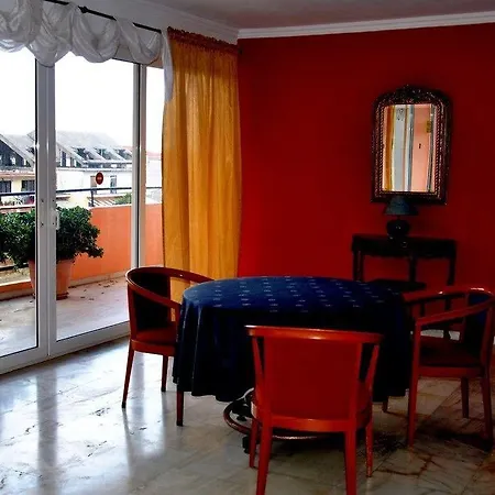 Odysseus Palace Aparthotel