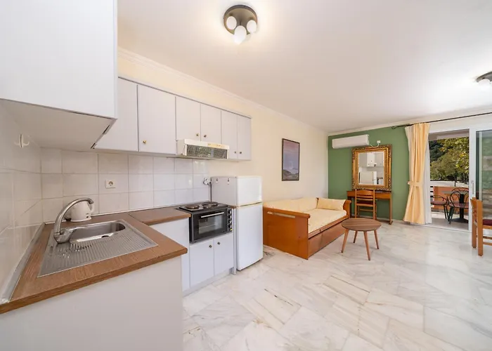 Aparthotel Odysseus Palace 3*