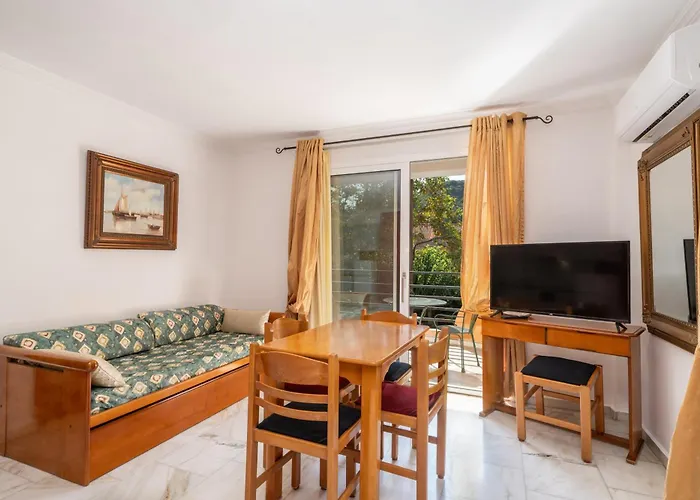 Aparthotel Odysseus Palace Poros (Kefalonia)