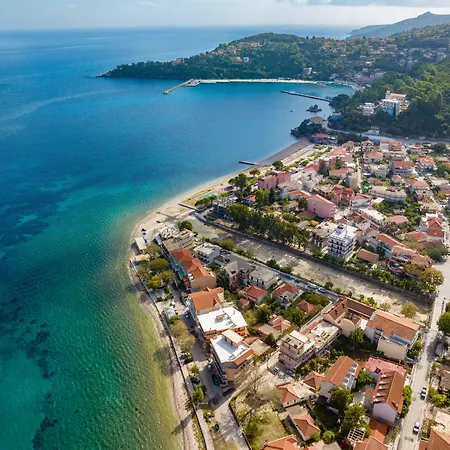 Odysseus Palace Apartahotel Poros (Kefalonia)