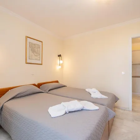 Odysseus Palace Poros (Kefalonia)