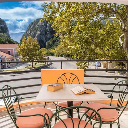Odysseus Palace 公寓式酒店 波罗斯