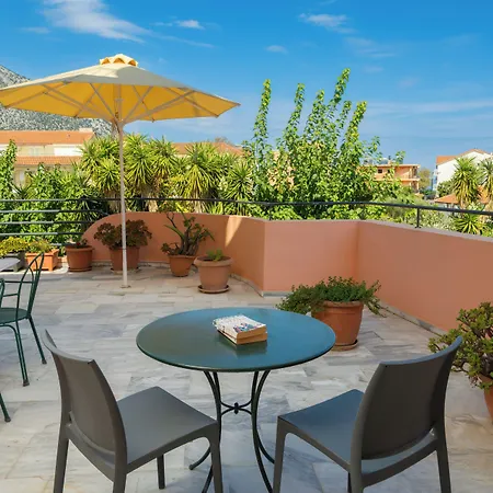 Odysseus Palace 公寓式酒店
