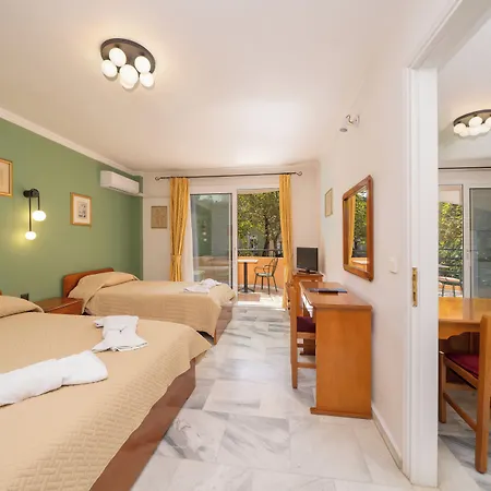 Odysseus Palace 公寓式酒店 4*