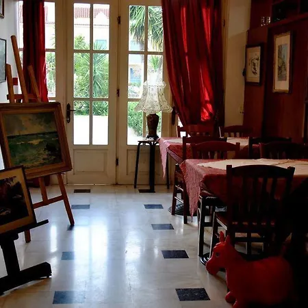Odysseus Palace Lägenhetshotell 4*
