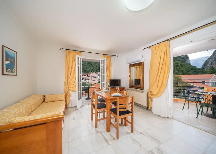 Aparthotel Odysseus Palace