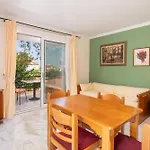 Apart Otel Odysseus Palace Poros (Kefalonia)