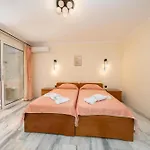 Odysseus Palace Apart Otel Poros (Kefalonia)