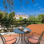 Apart Otel Odysseus Palace Poros (Kefalonia)