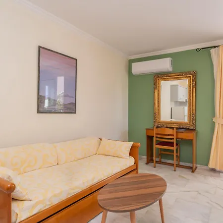 Odysseus Palace 4*