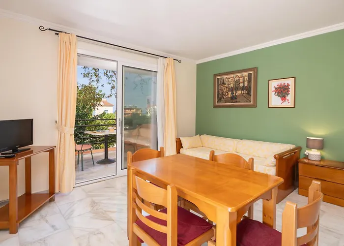 Hotel apartamentowy Odysseus Palace Poros (Kefalonia)