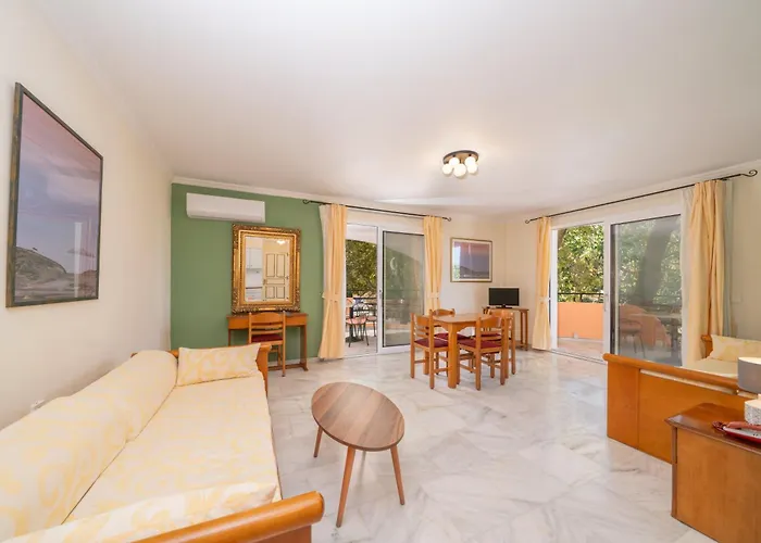 Hotel apartamentowy Odysseus Palace Poros (Kefalonia)