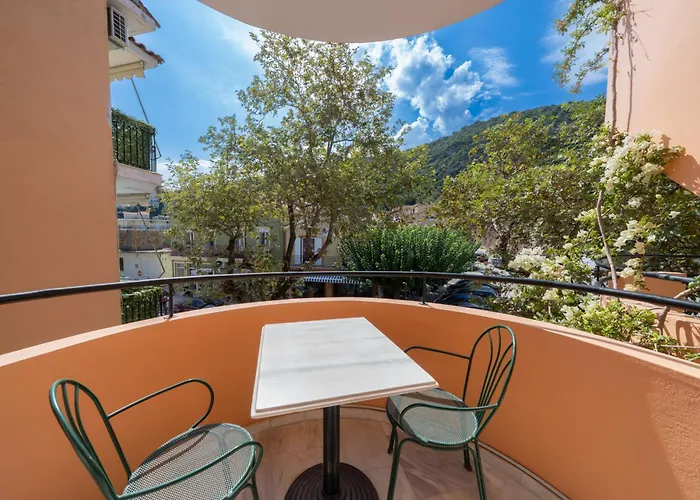 Hotel apartamentowy Odysseus Palace Poros (Kefalonia)
